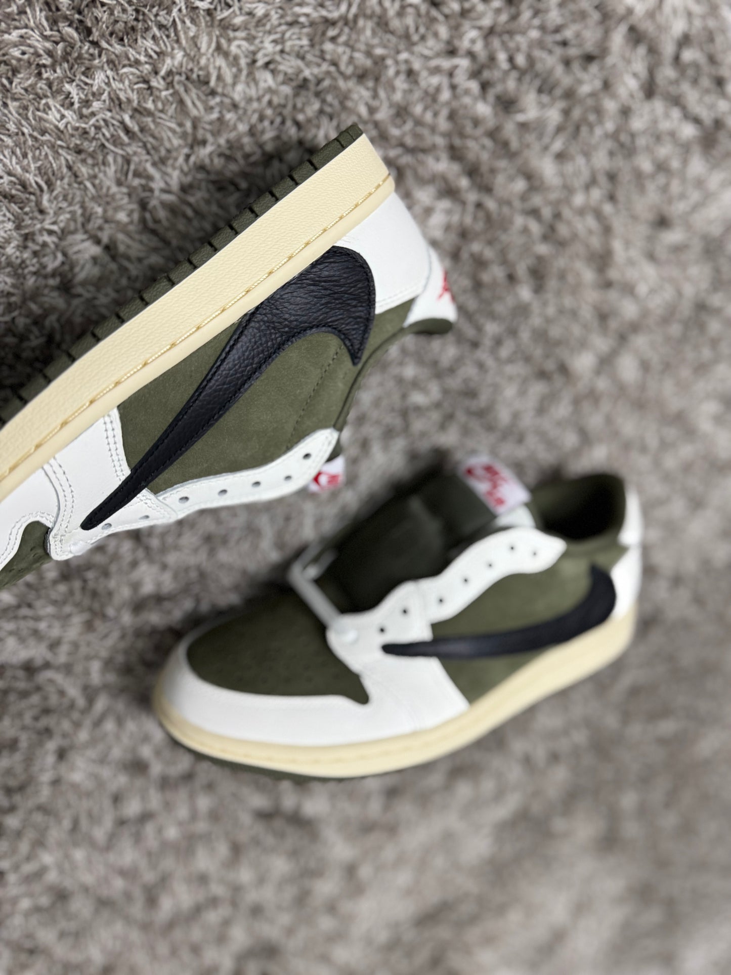 Retro 1 Low Travis Scott “Medium Olive”