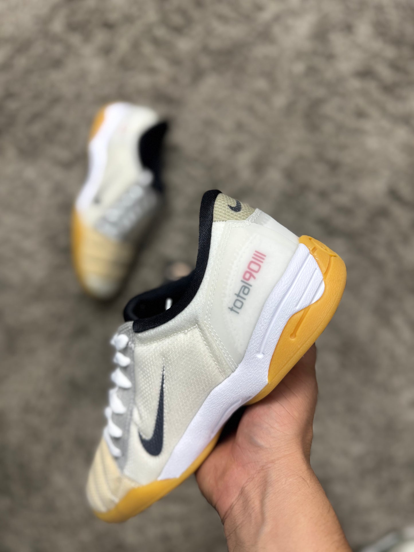 Total 90 III “White Gum Light Brown”