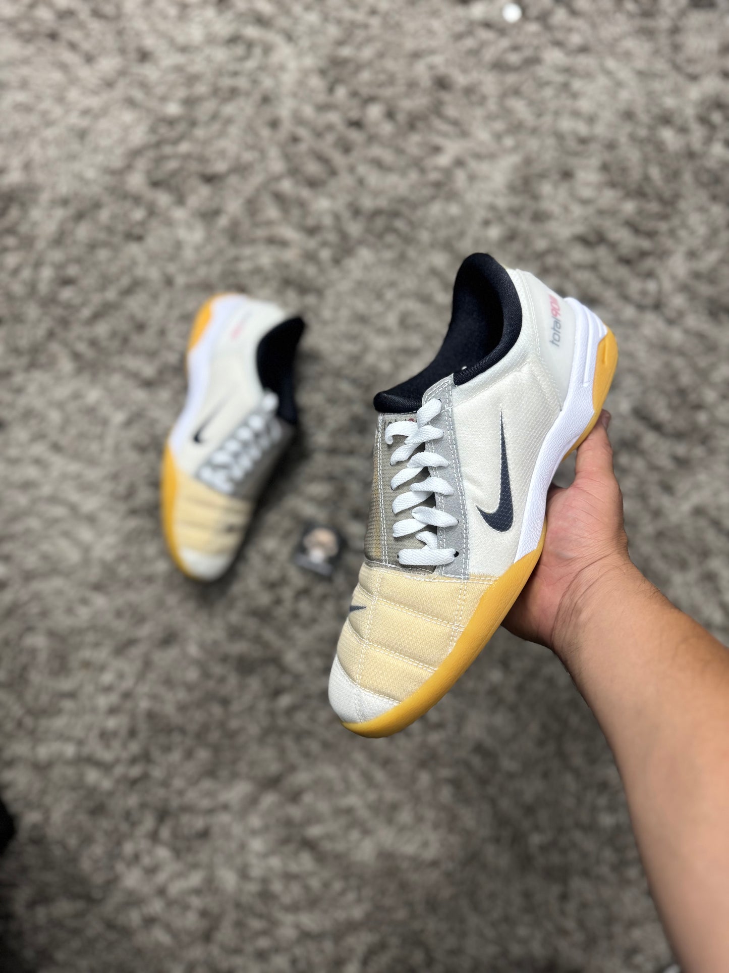 Total 90 III “White Gum Light Brown”