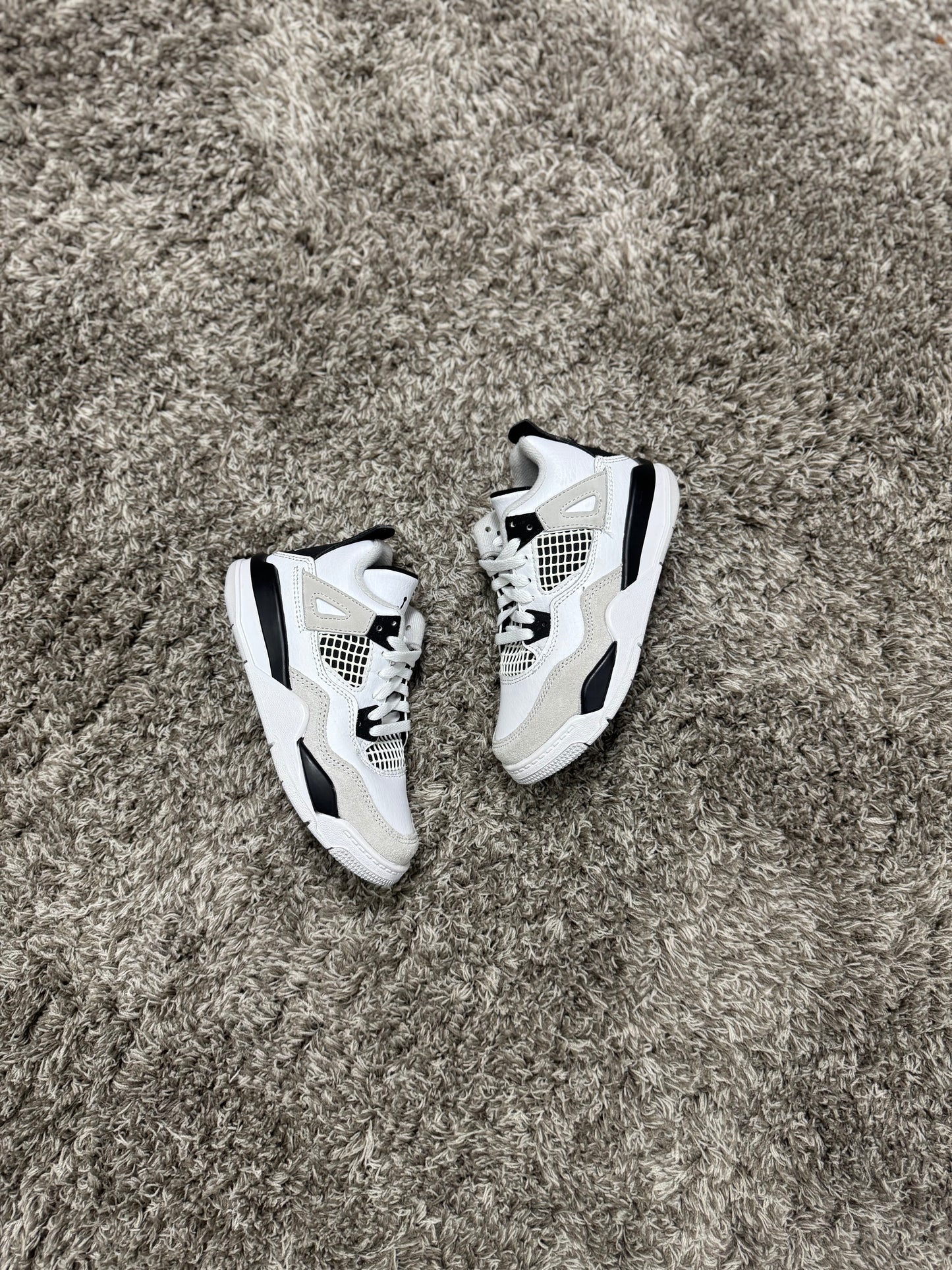 Retro 4 “Military Black” (PS)