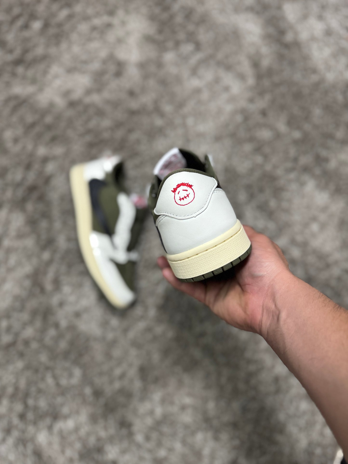 Retro 1 Low Travis Scott “Medium Olive”