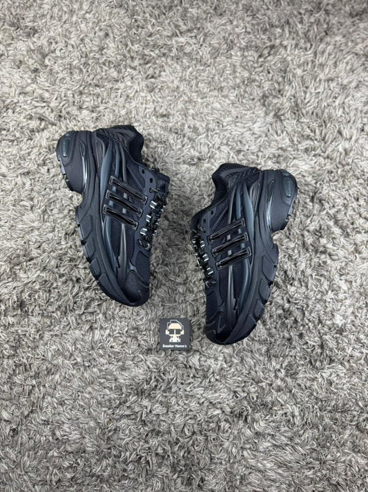 Pharrell x Virginia Jellyfish “Triple Black”